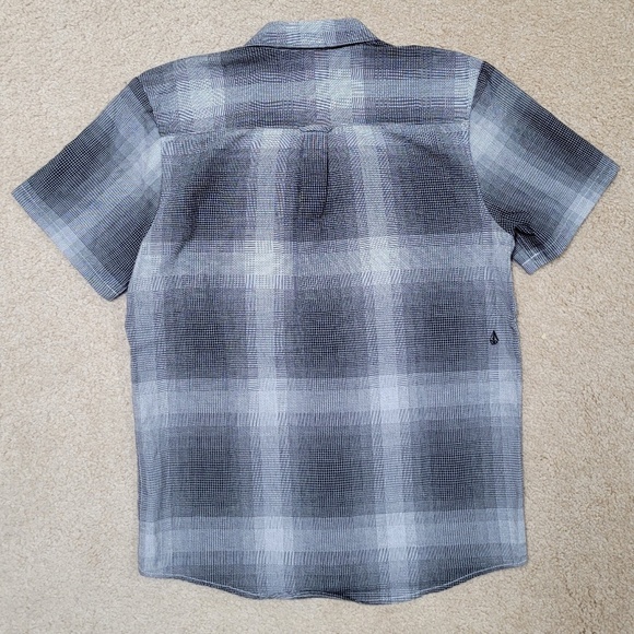 Volcom Modern Fit Button Down Short Sleeve Button Down Large - Picture 3 of 12